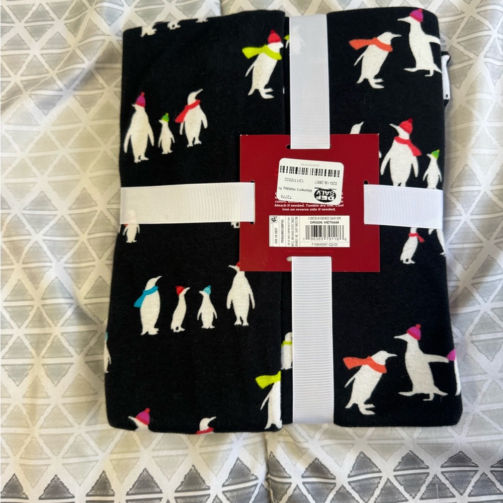 Two piece Women’s Pajama set NWT